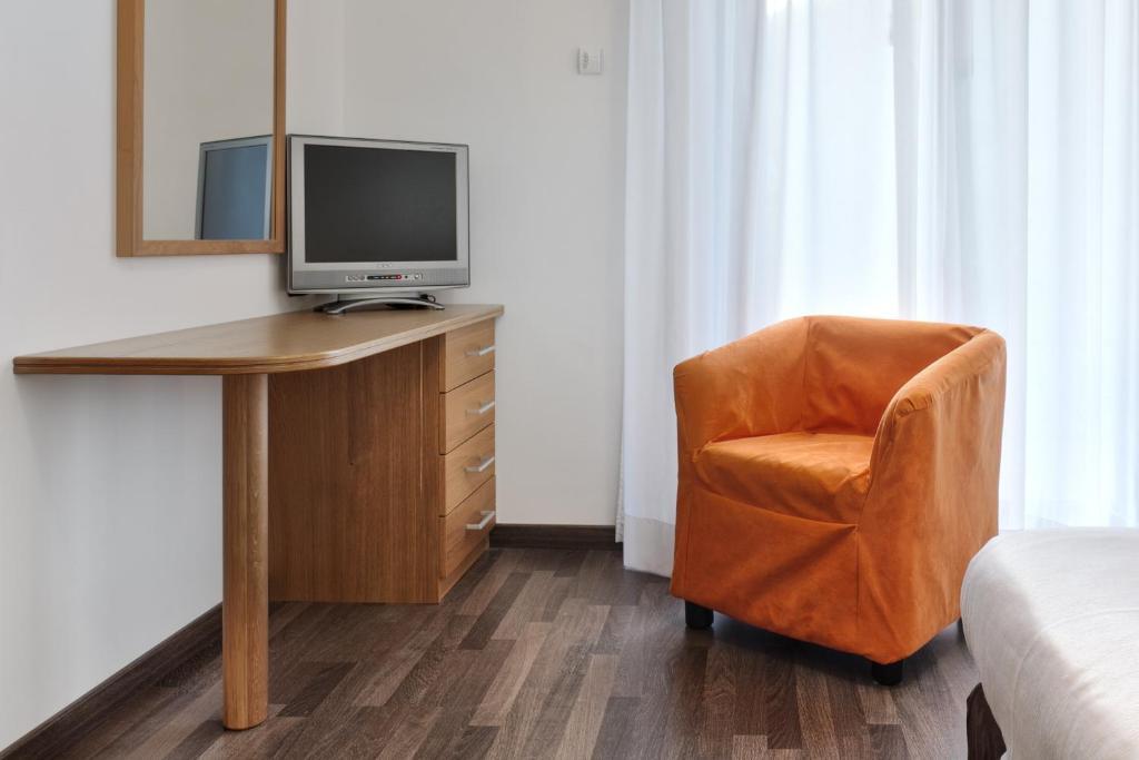 Sporthotel Villa Stella Torbole Sul Garda Rum bild