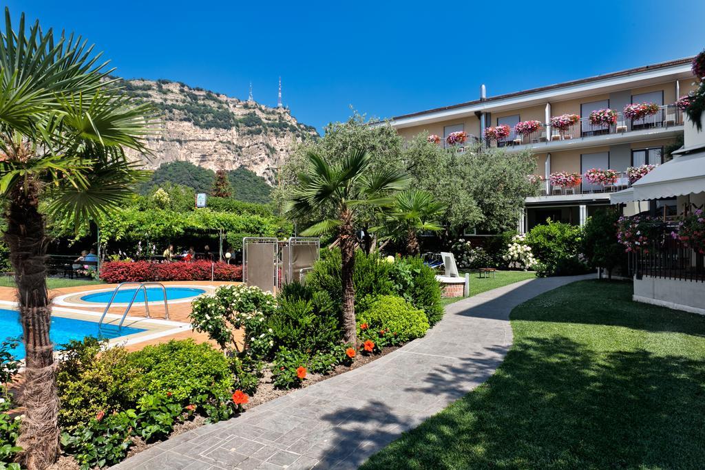 Sporthotel Villa Stella Torbole Sul Garda Exteriör bild