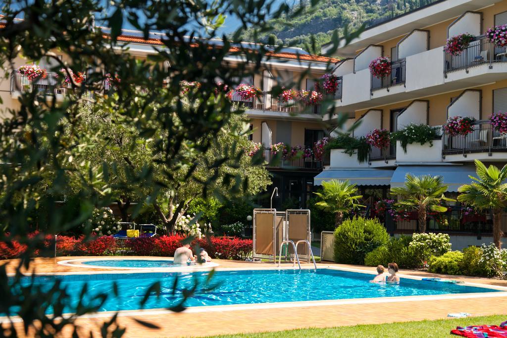 Sporthotel Villa Stella Torbole Sul Garda Exteriör bild