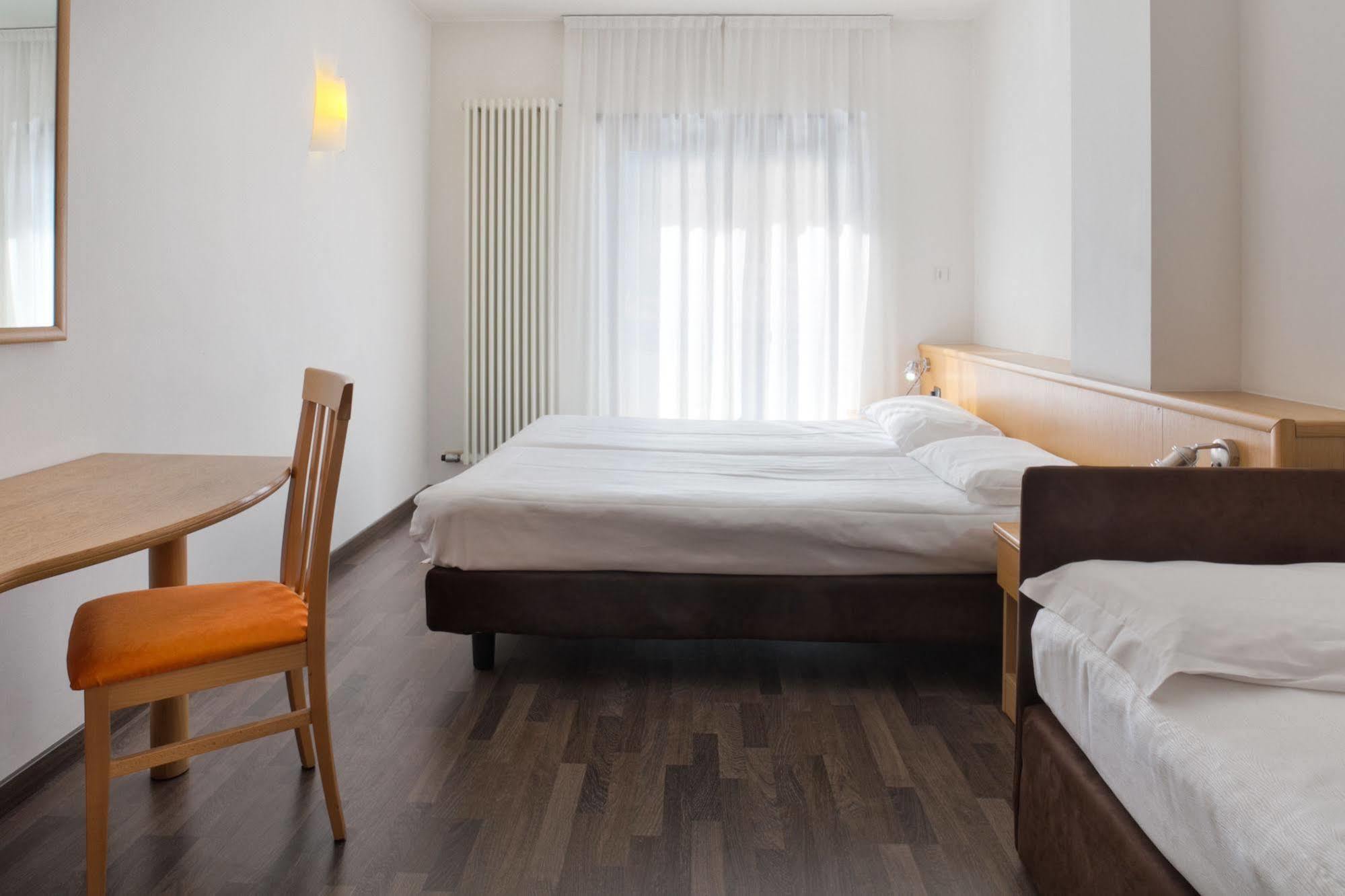 Sporthotel Villa Stella Torbole Sul Garda Exteriör bild