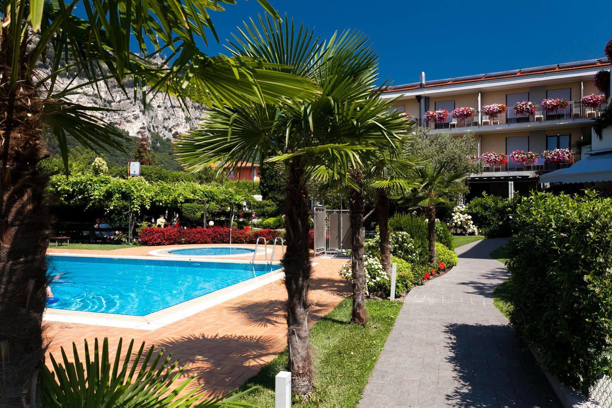 Sporthotel Villa Stella Torbole Sul Garda Exteriör bild