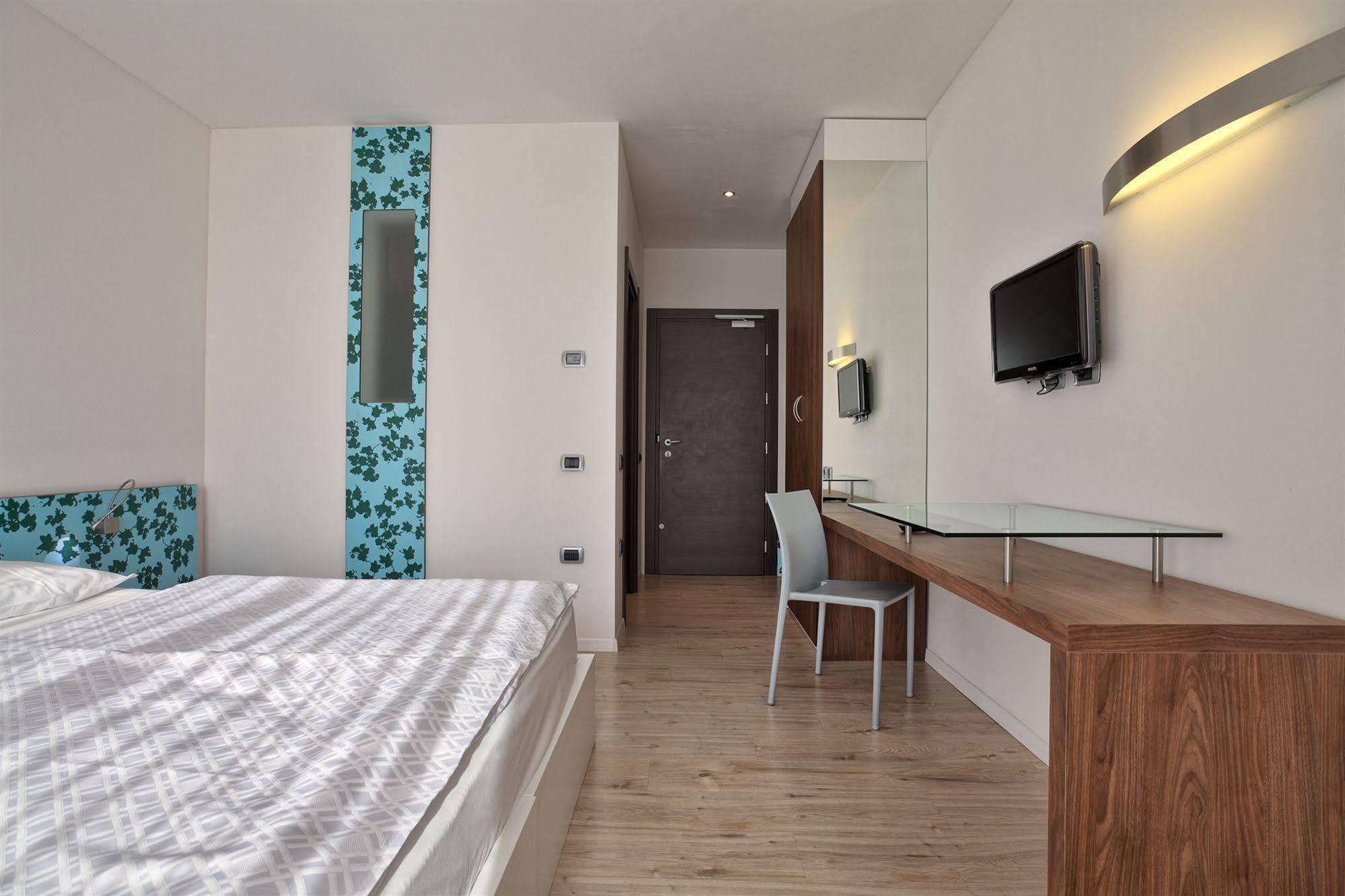 Sporthotel Villa Stella Torbole Sul Garda Exteriör bild